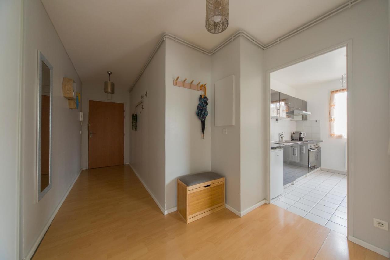 Apartment Paris - 2 Min - Gare Bussy-Saint-Georges